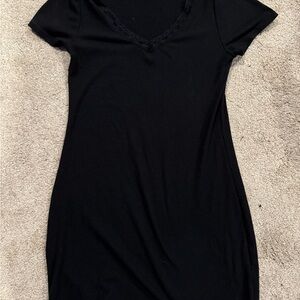 Black V-Neck Short Sleeve Dress